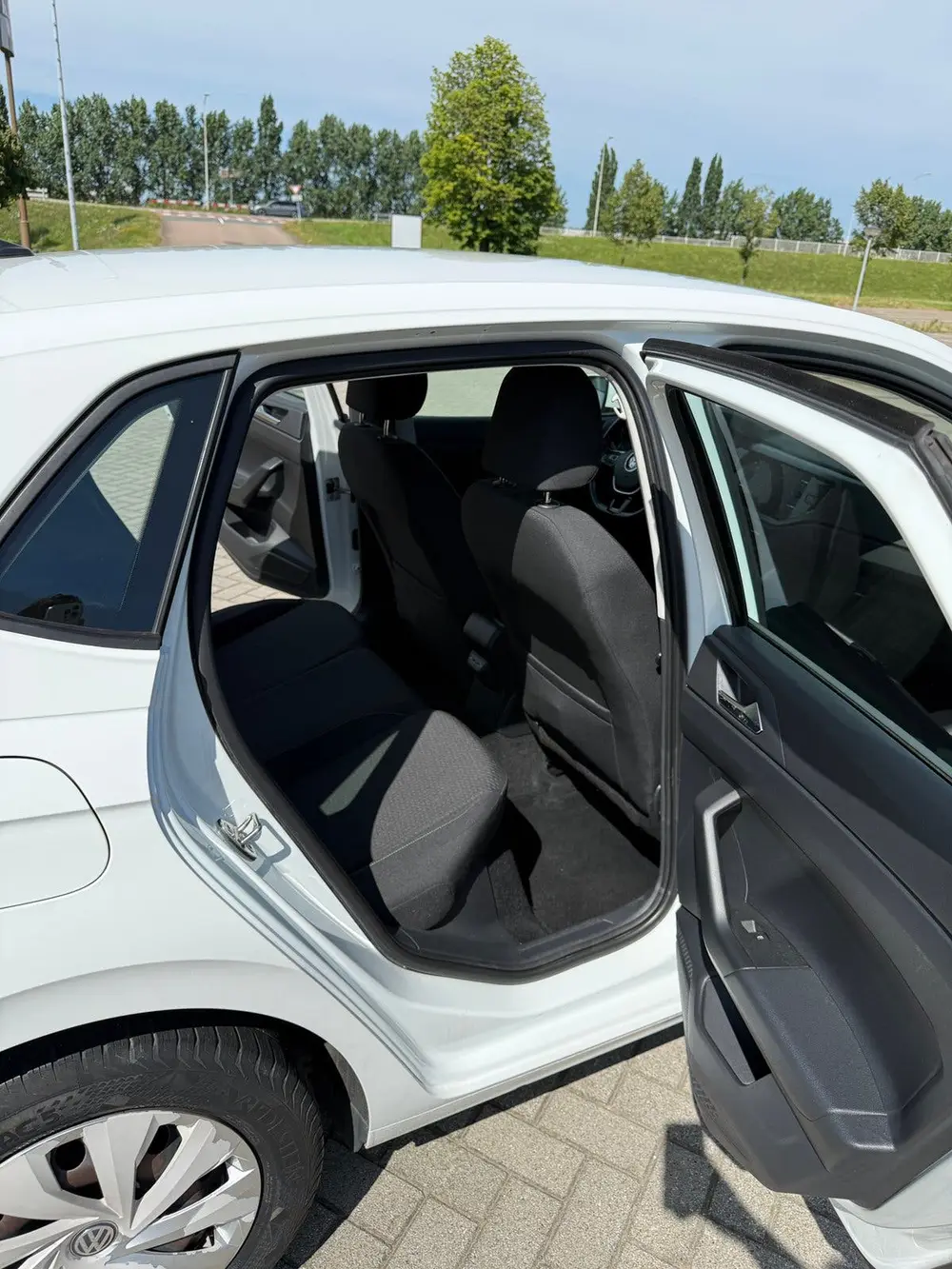 Volkswagen Polo 1.0 MPI 80pk 2019 Wit uit 2019, foto 9