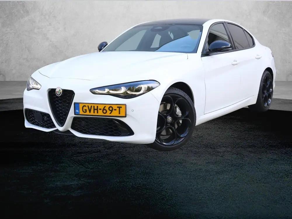 Alfa Romeo Giulia 2.0 T GME AWD Sprint uit 2024