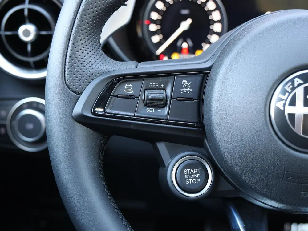 Alfa Romeo Giulia 2.0 T GME AWD Sprint uit 2024, foto 18