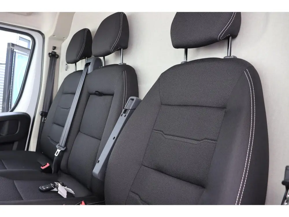 Citroën Jumper 2.2 BlueHDi 140 S&S L2H2 3.5t Navi uit 2024, foto 9