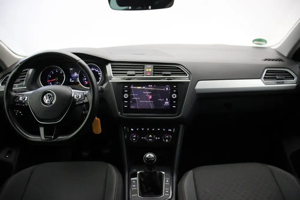 Volkswagen TIGUAN 1.5 TSI Comfortline Business - Carplay, Ad uit 2019, foto 2
