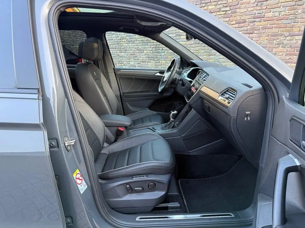 Volkswagen Tiguan 1.4 TSI eHybrid R-LINE Black Style Panodak uit 2022, foto 19