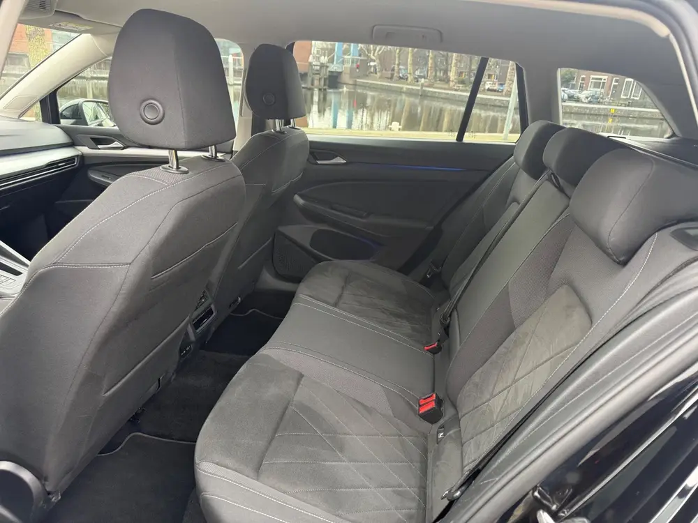Volkswagen Golf Variant 1.0 eTSI Life Business_Massage_stoel uit 2022, foto 6
