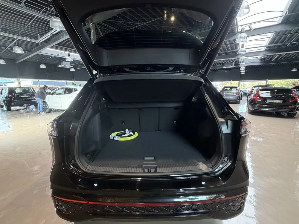 Volkswagen Tiguan 1.5 eHybrid R-Line edition Panorma Navigat uit 2025, foto 12