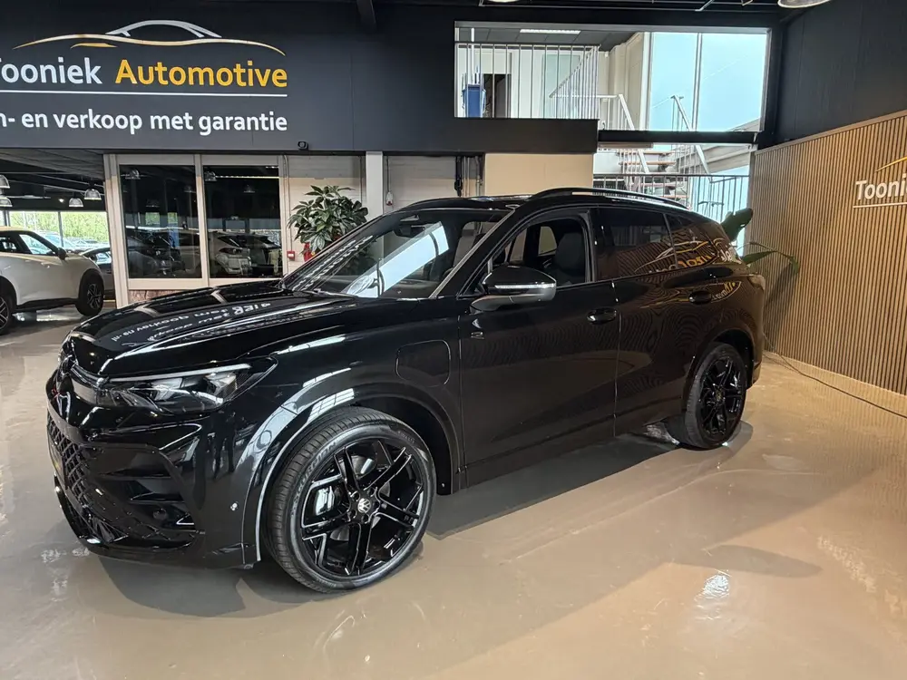 Volkswagen Tiguan 1.5 eHybrid R-Line edition Panorma Navigat uit 2025, foto 7