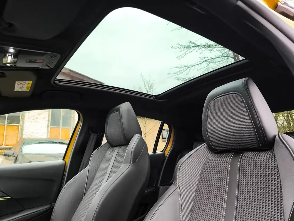 Peugeot 208 1.2 PureTech GT-Line 1e-Eig. & Dealer-Onderh BOV uit 2020, foto 3