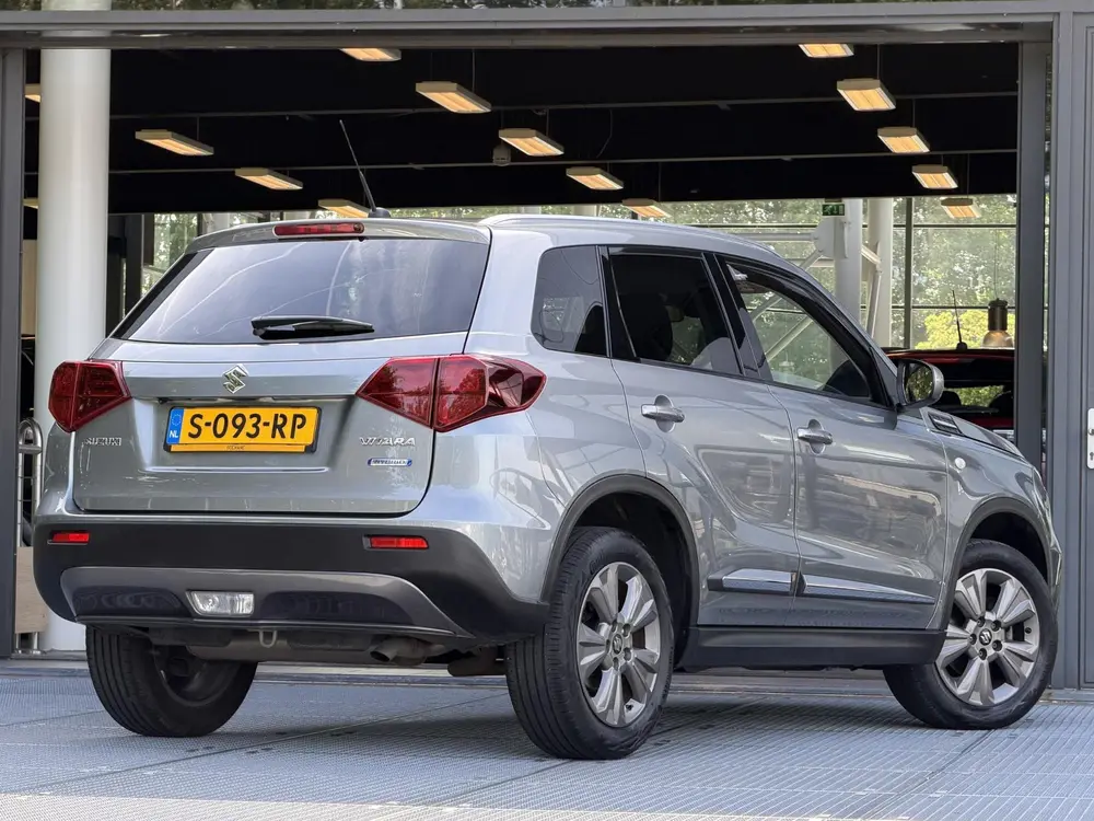 Suzuki Vitara 1.4 Boosterjet Select Smart Hybrid uit 2023, foto 2