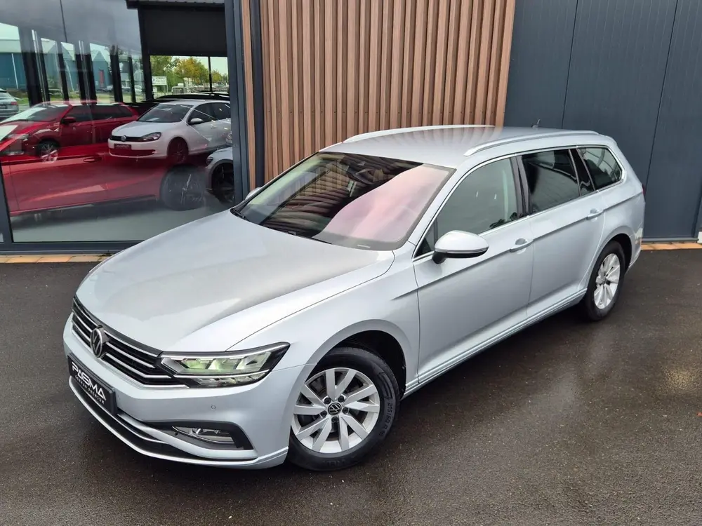 Volkswagen Passat Variant 1.5 TSI Business DSG | Virtual | LED | Elek. Achterklep Passat Variant 1.5 TSI Business DSG | Virtual | L uit 2021, foto 2