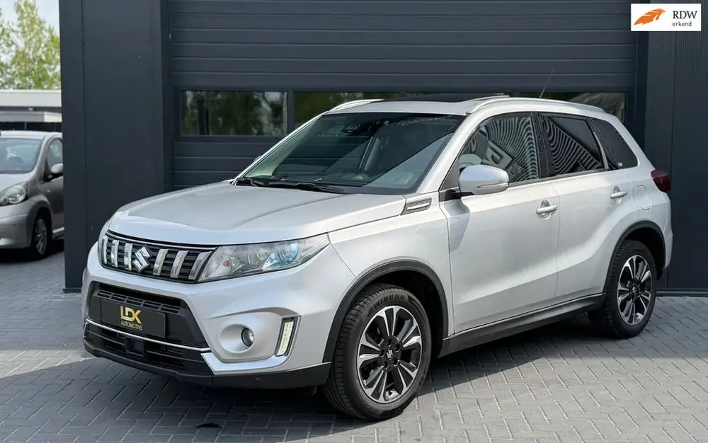 Suzuki Vitara 1.0 Boosterjet Stijl Pano|Camera|Dodehoek uit 2019