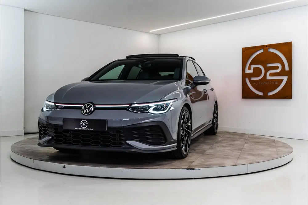 Volkswagen Golf 2.0 TSI GTI Clubsport 301 PK | IQ | Pano | S uit 2021