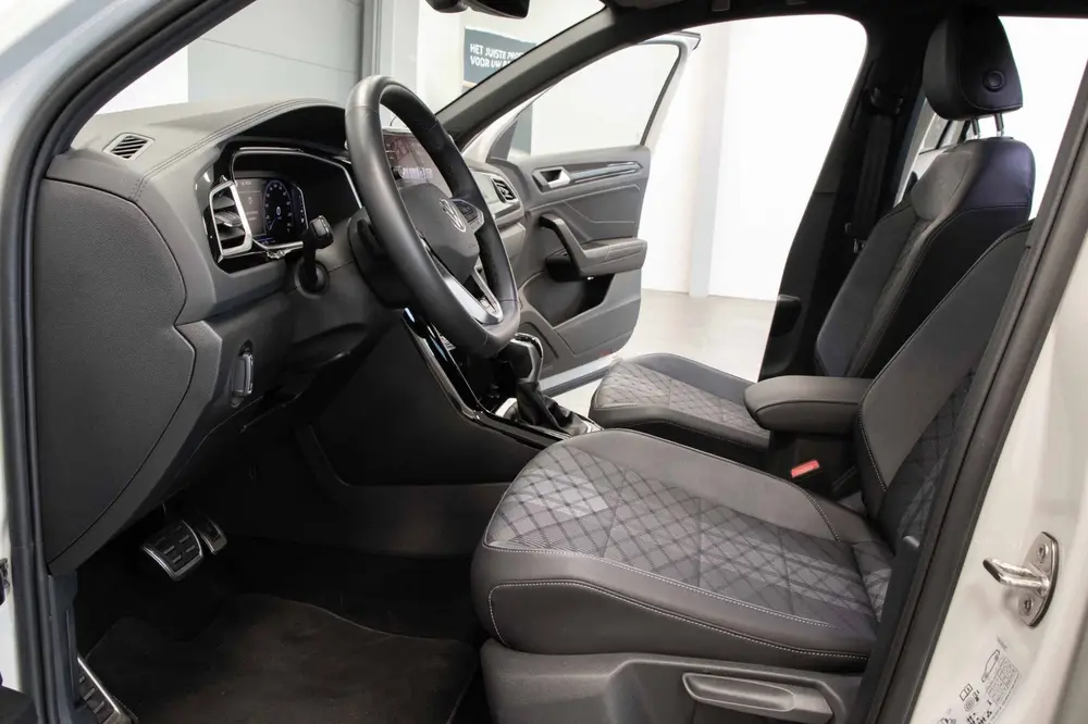 Volkswagen T-Roc 1.5TSi R-Line Edition|CArplay|AdapCruiseCon uit 2024, foto 11