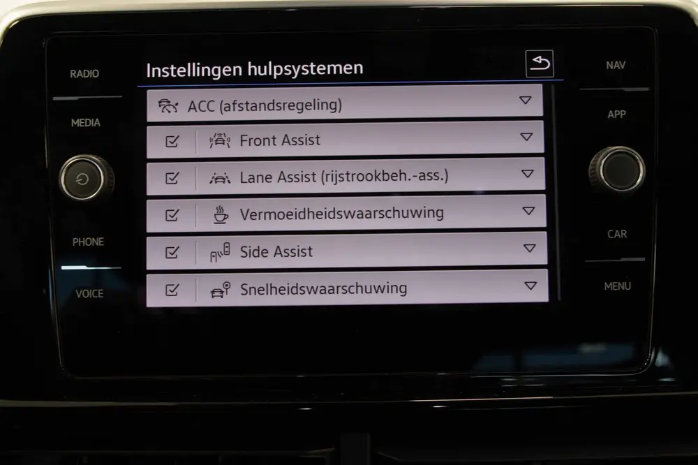 Volkswagen T-Roc 1.5TSi R-Line Edition|CArplay|AdapCruiseCon uit 2024, foto 20