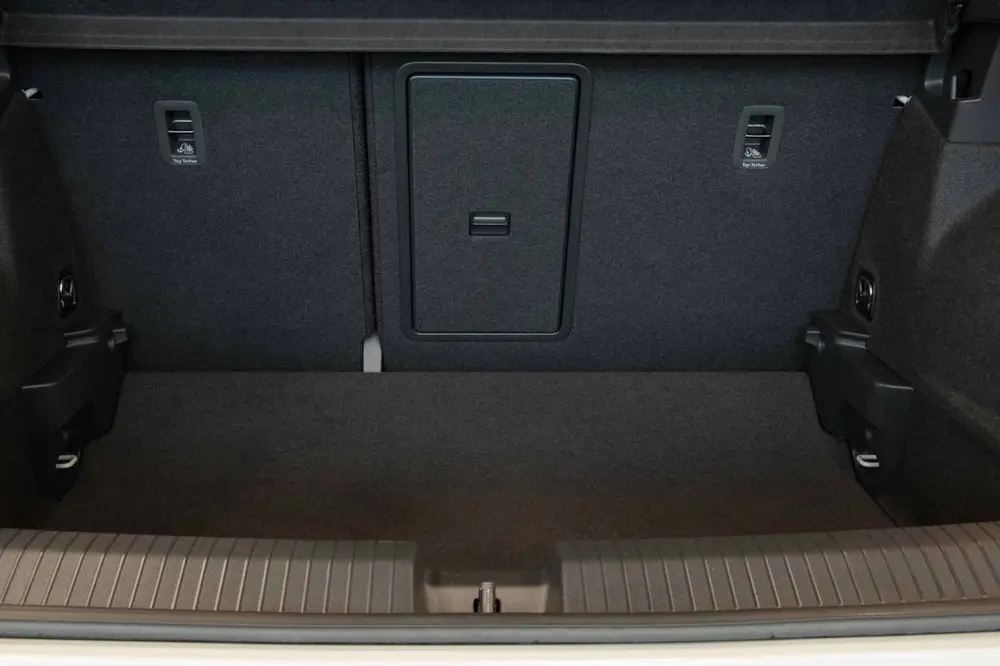 Volkswagen T-Roc 1.5TSi R-Line Edition|CArplay|AdapCruiseCon uit 2024, foto 8