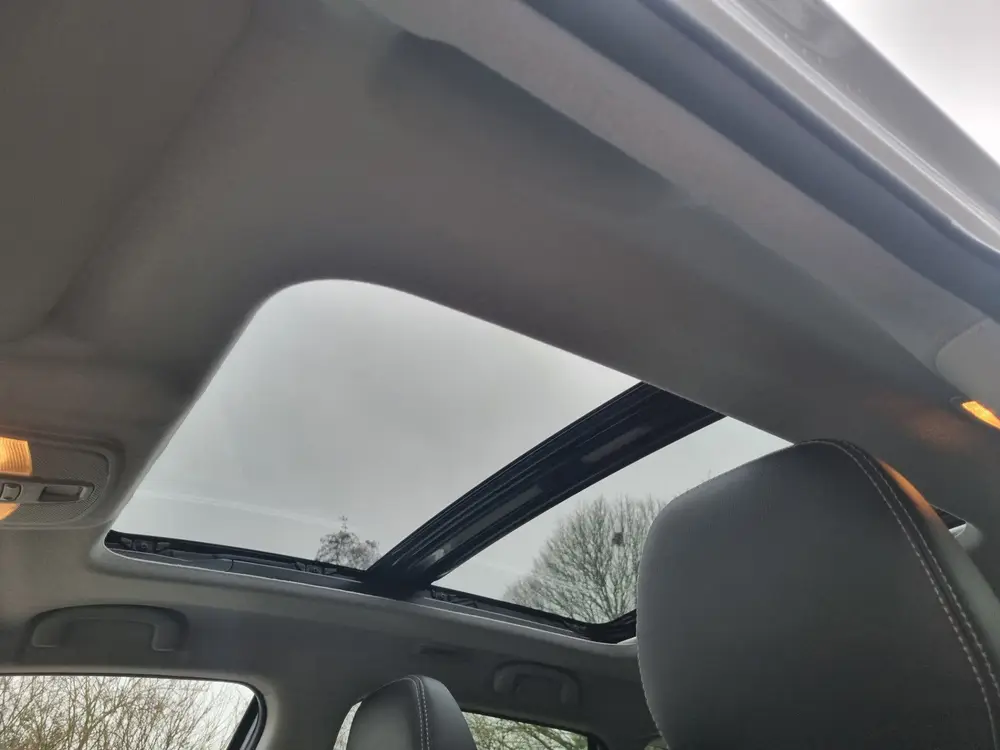 Suzuki Vitara 1.4 Boosterjet Stijl Automaat Panoramadak uit 2019, foto 15