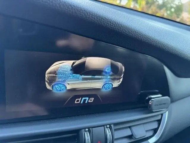 Alfa Romeo Giulia Veloce 2.0T 280PK AWD Q4 Acruise/Navi/Xeno uit 2019, foto 18