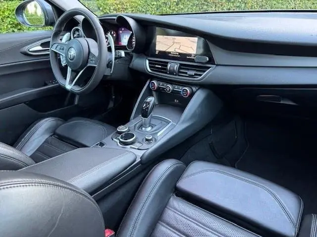 Alfa Romeo Giulia Veloce 2.0T 280PK AWD Q4 Acruise/Navi/Xeno uit 2019, foto 20