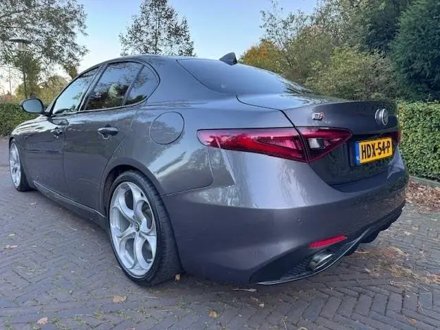 Alfa Romeo Giulia Veloce 2.0T 280PK AWD Q4 Acruise/Navi/Xeno uit 2019, foto 5