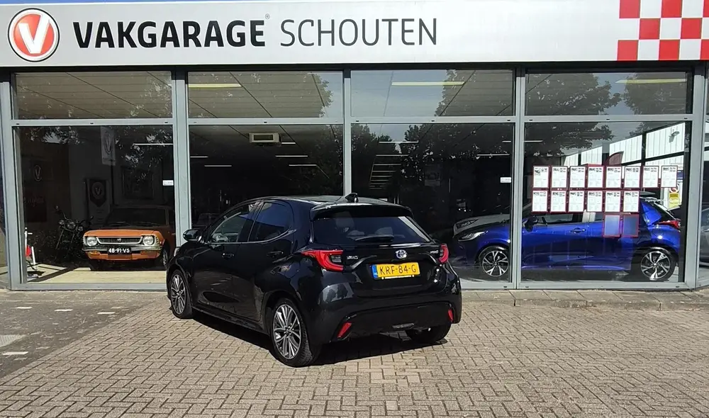 Toyota Yaris 1.5 Hybrid Executive Sport uit 2023, foto 4