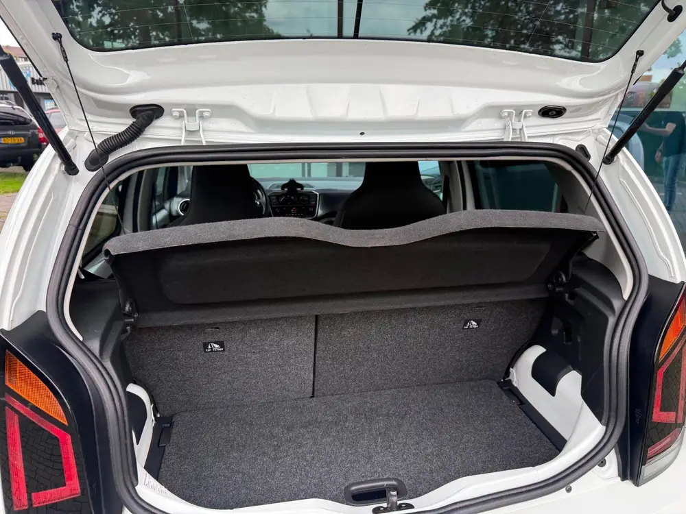 Volkswagen Up! 1.0 R-Line - Winterpakket - Navi - Airco - Bl uit 2020, foto 7