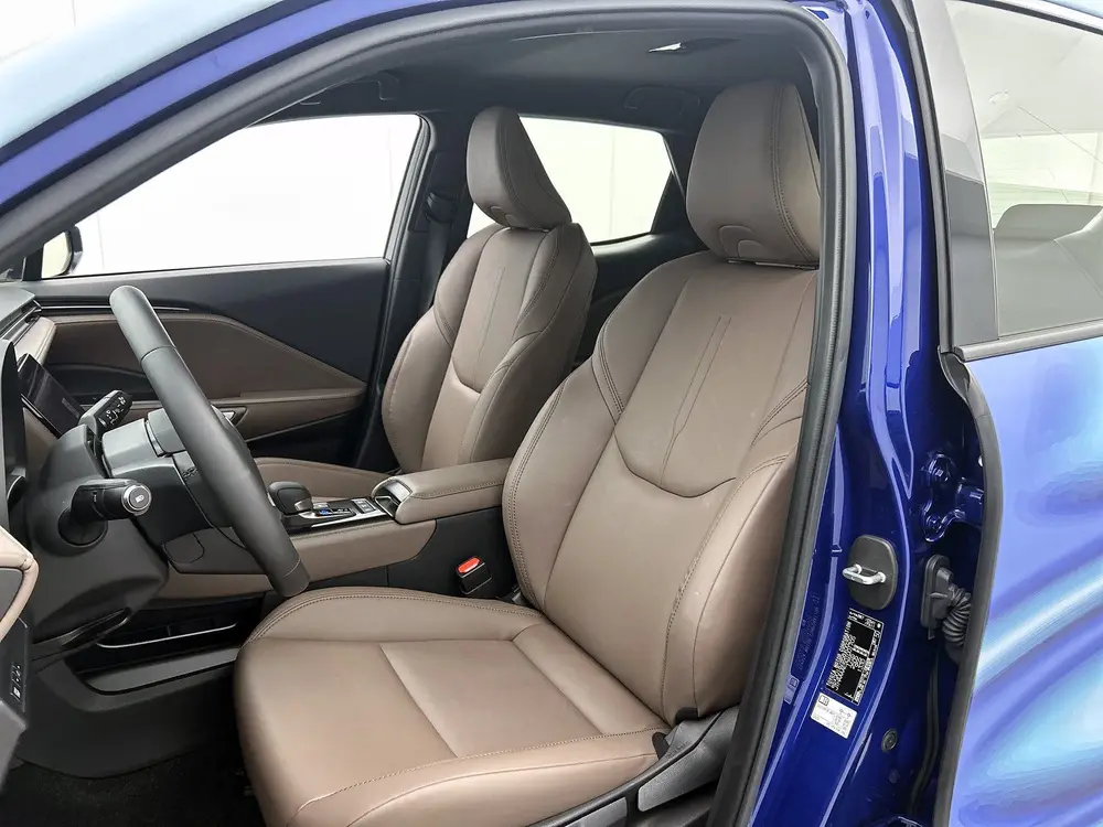 Lexus LBX Elegant 2WD uit 2024, foto 16