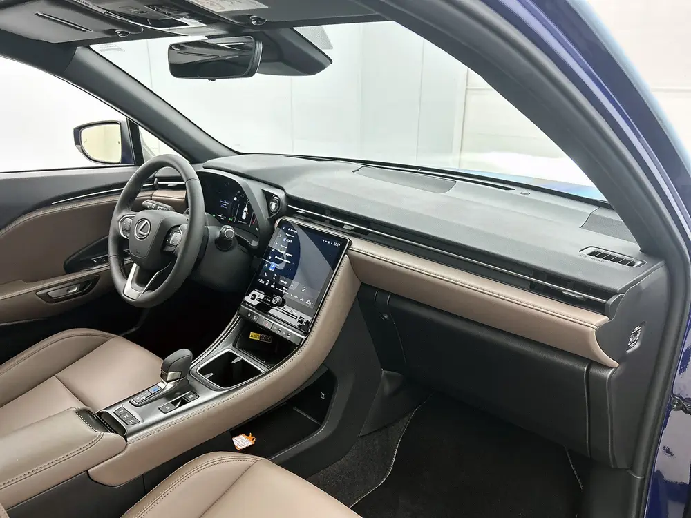 Lexus LBX Elegant 2WD uit 2024, foto 6