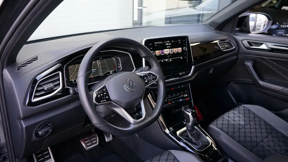 Volkswagen T-Roc R-Line 1.5 TSI BLACK STYLE-AUTOMAAT-ACC-CAM uit 2022, foto 2