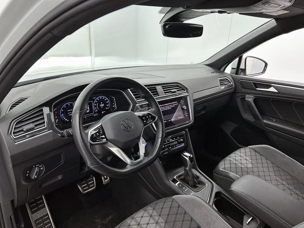Volkswagen Tiguan 1.5 TSI R-Line | Camera | Adaptive Cruise uit 2022, foto 5