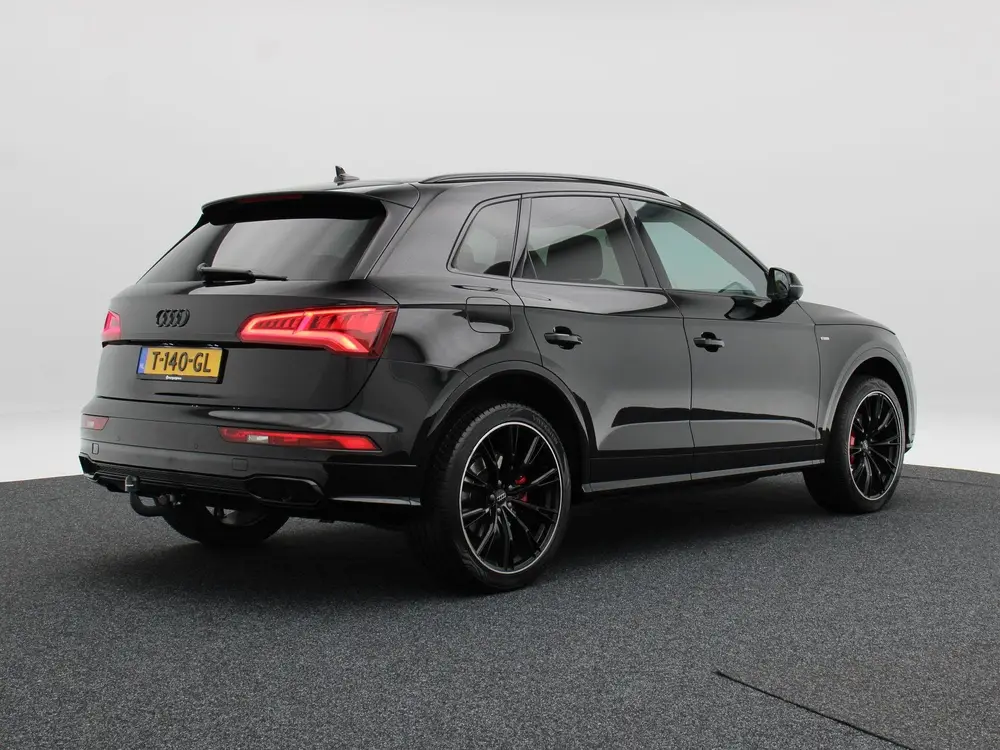 Audi Q5 55 TFSi e 367 Pk S Line Competition uit 2020, foto 3