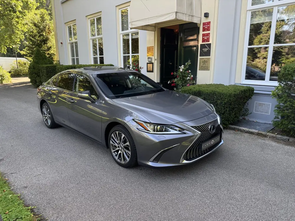 Lexus ES 300h Preference Line Business (bj 2021, automaat) uit 2021
