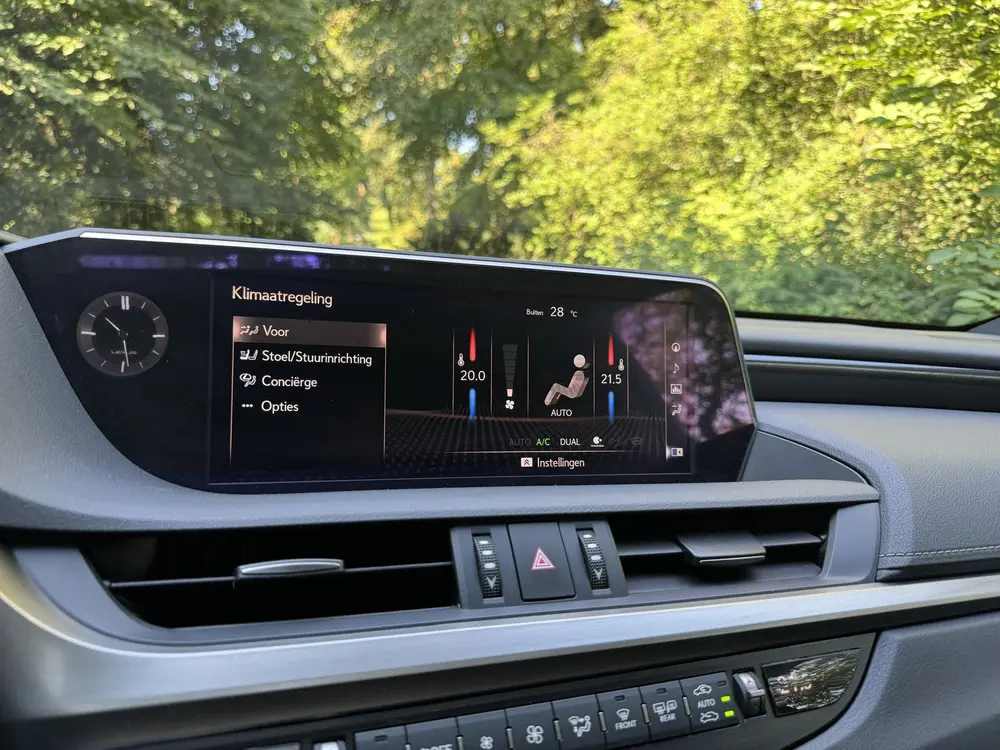 Lexus ES 300h Preference Line Business (bj 2021, automaat) uit 2021, foto 15