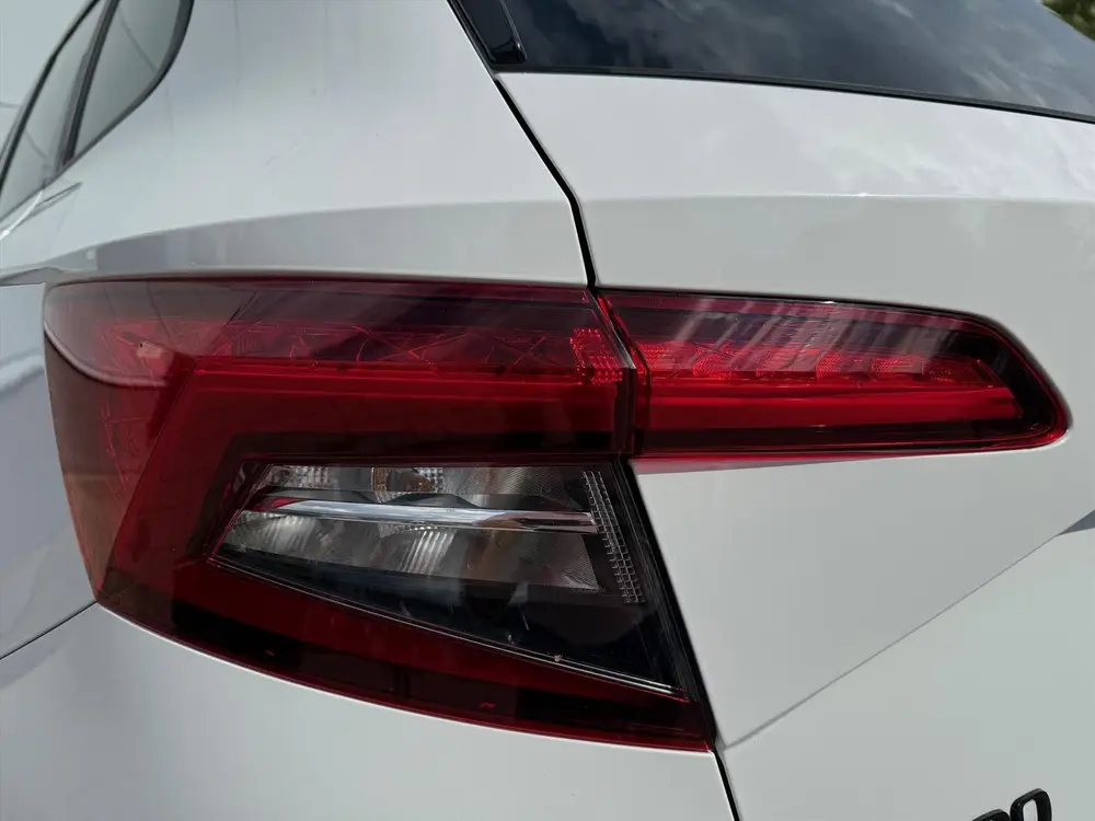 Skoda Karoq uit 2021, foto 12