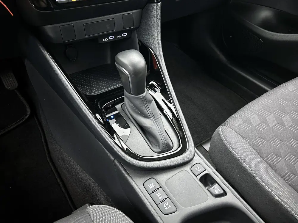 Toyota Yaris 1.5 Hybrid 115 First Edition Limited uit 2024, foto 12