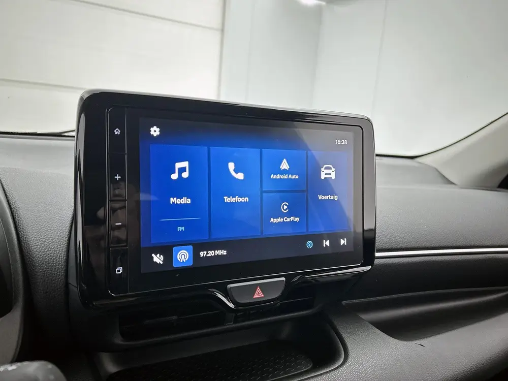 Toyota Yaris 1.5 Hybrid 115 First Edition Limited uit 2024, foto 7
