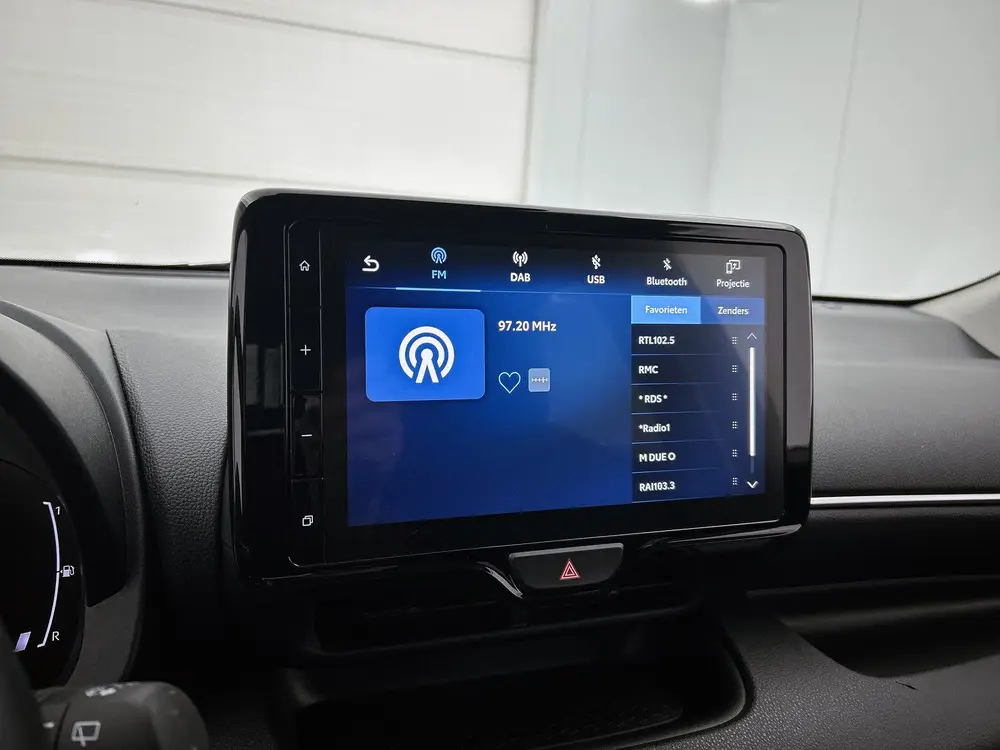 Toyota Yaris 1.5 Hybrid 115 First Edition Limited uit 2024, foto 8