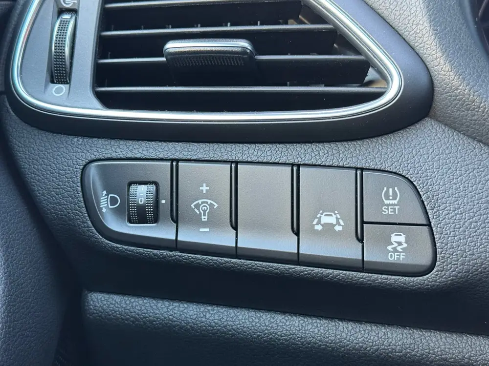 Hyundai i30 1.0 T-GDi Comfort CAR PLAY STL VERW STR VE uit 2020, foto 16