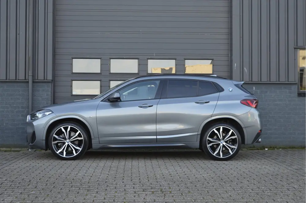BMW X2 sDrive20i Executive Edition uit 2022, foto 3