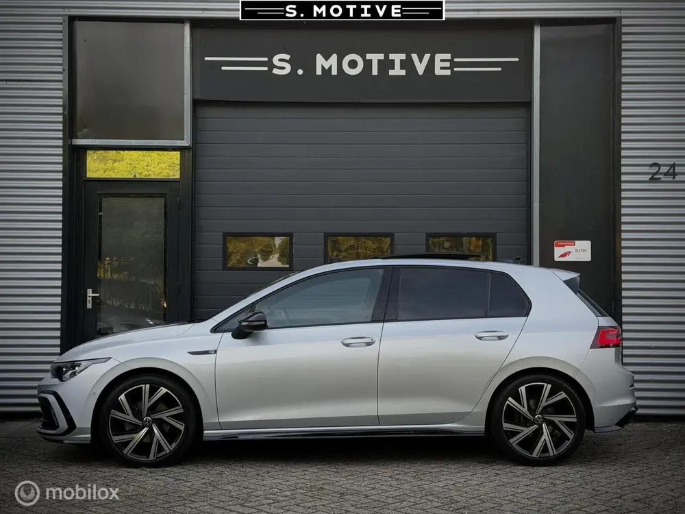 Volkswagen Golf 1.5 eTSI R-Line H&K, Pano, Hub, IQ, Sfeer, C uit 2023, foto 2