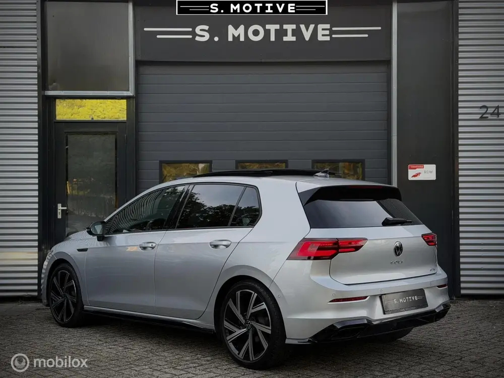 Volkswagen Golf 1.5 eTSI R-Line H&K, Pano, Hub, IQ, Sfeer, C uit 2023, foto 3