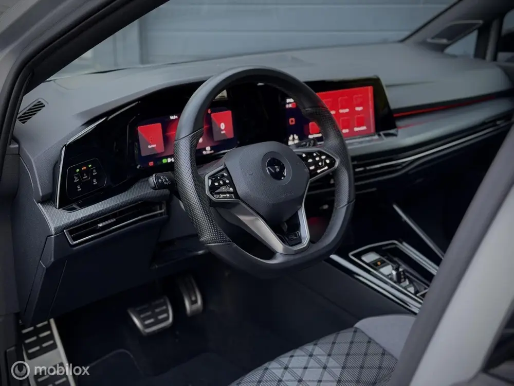 Volkswagen Golf 1.5 eTSI R-Line H&K, Pano, Hub, IQ, Sfeer, C uit 2023, foto 4