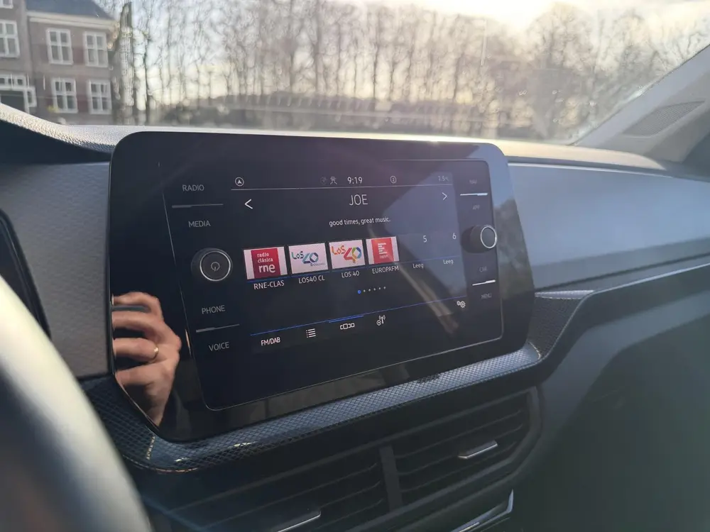 Volkswagen T-Cross 1.0 TSI Life Edition | Clima | Adaptive C uit 2024, foto 12
