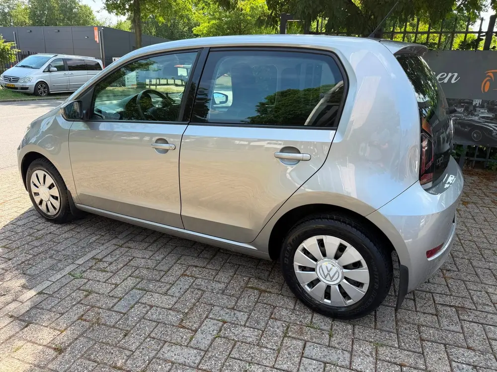 Volkswagen Up! 1.0 high up! R-Line 5 deurs, camera, clima, c uit 2022, foto 10