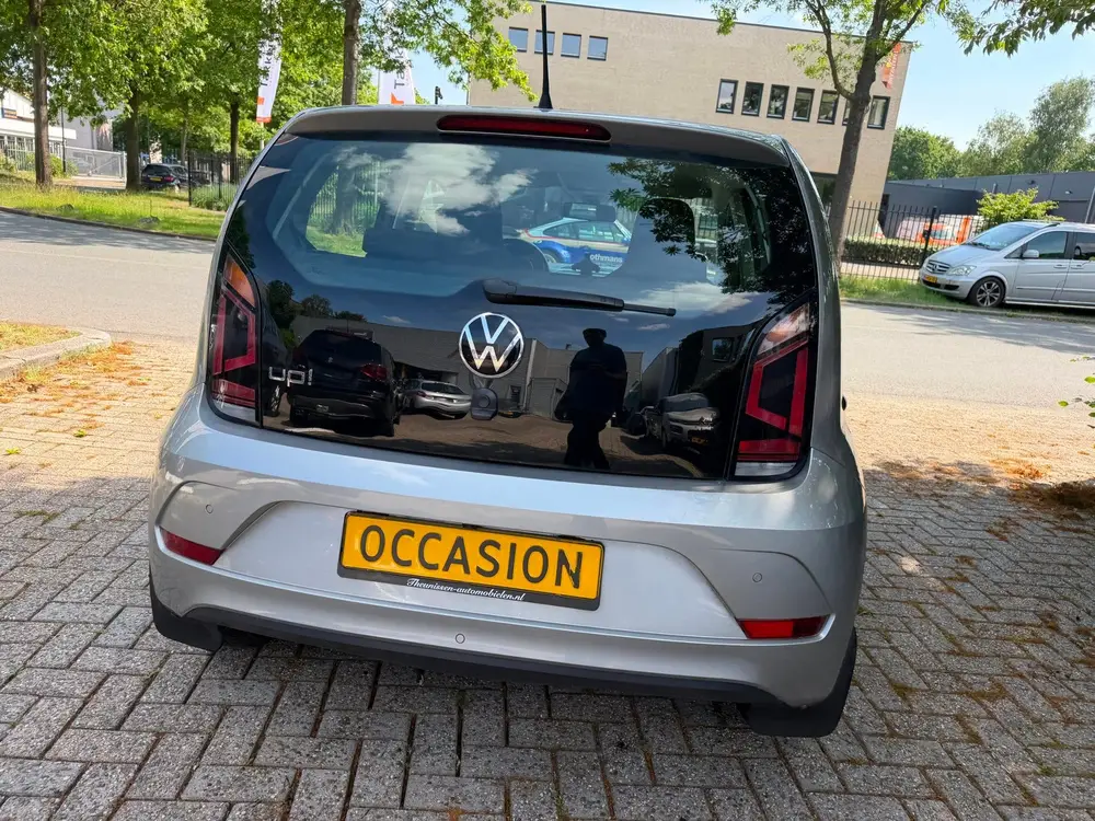 Volkswagen Up! 1.0 high up! R-Line 5 deurs, camera, clima, c uit 2022, foto 14