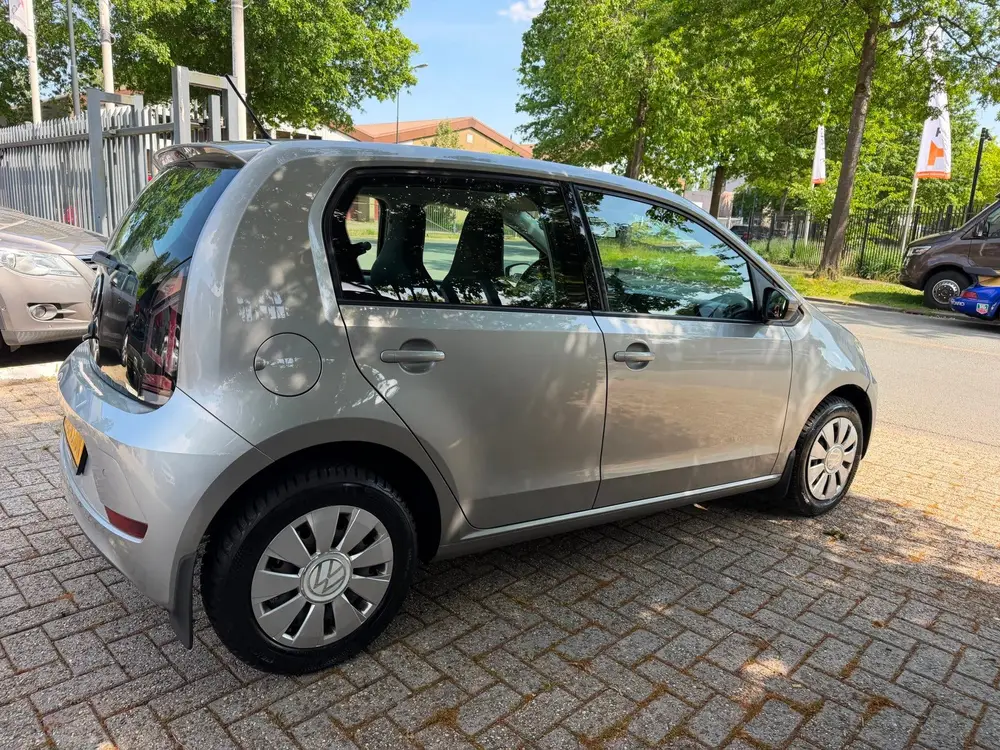 Volkswagen Up! 1.0 high up! R-Line 5 deurs, camera, clima, c uit 2022, foto 17