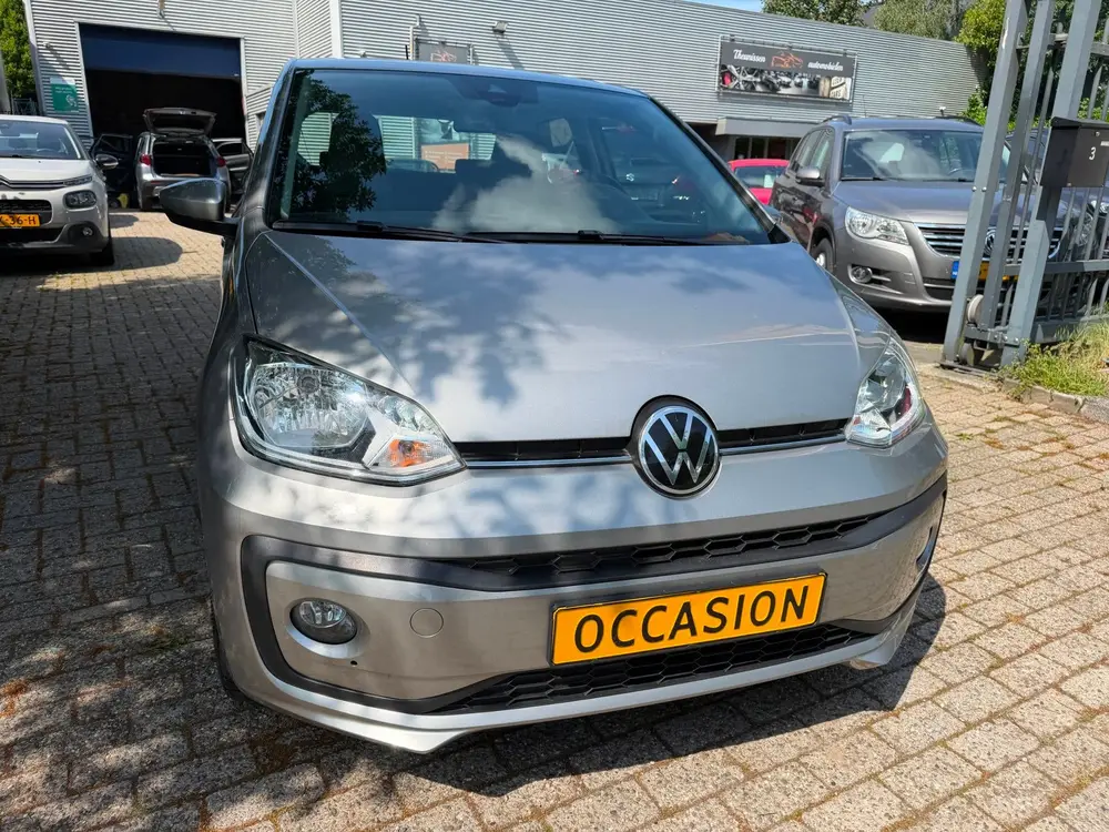 Volkswagen Up! 1.0 high up! R-Line 5 deurs, camera, clima, c uit 2022, foto 3
