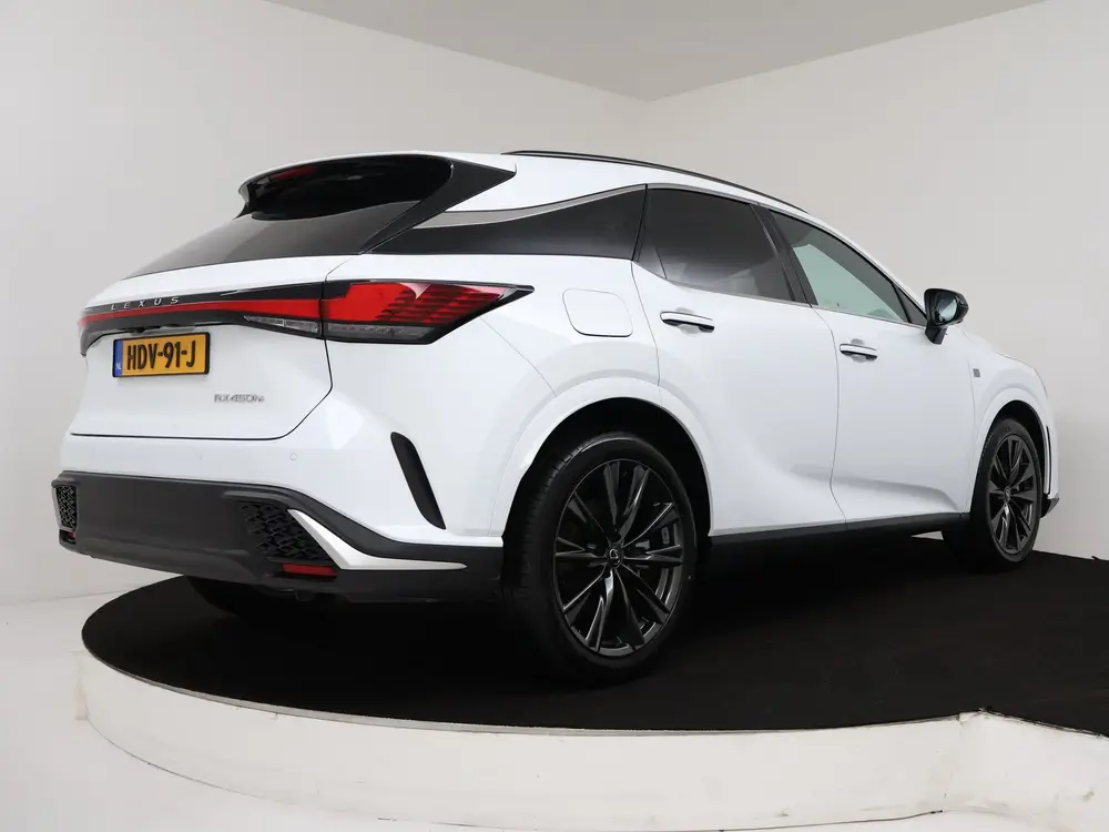 Lexus RX 450h+ Plug-in Hybrid F Sport Design uit 2025, foto 2