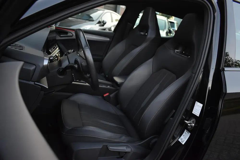 Cupra Leon 1.4 e-Hybrid VZ Copper Edition Pano Keyles uit 2022, foto 11