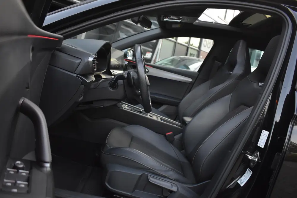 Cupra Leon 1.4 e-Hybrid VZ Copper Edition Pano Keyles uit 2022, foto 9