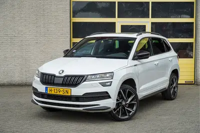 Skoda Karoq 1.5 TSI ACT 150PK Automaat Sportline Busin uit 2020