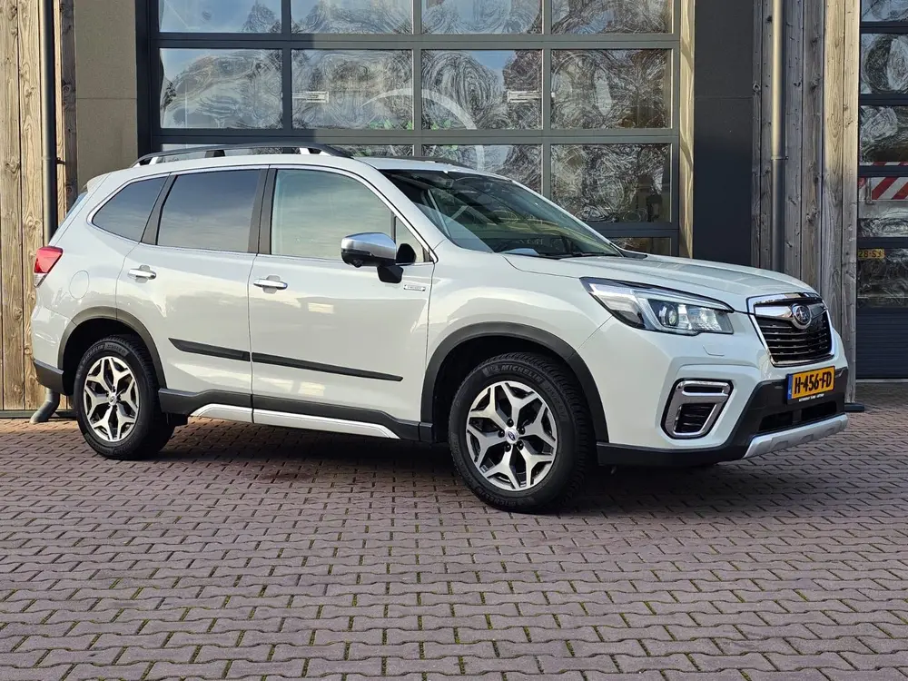 Subaru Forester 2.0i e-BOXER Luxury | Automaat | Trekhaak | uit 2019, foto 2