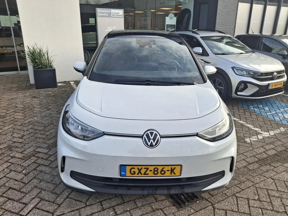 Volkswagen ID.3 Pure Oranje Edition 52 kWh | DEMO | PARKEERS uit 2024, foto 2
